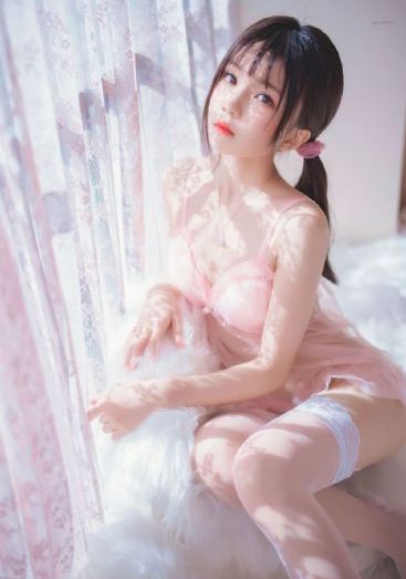 年轻的女教师2观看